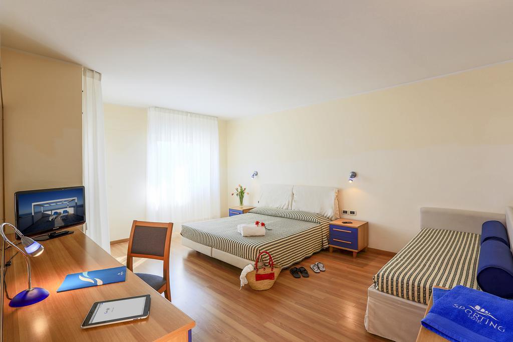 Hotel Sporting Casalbordino Zimmer foto